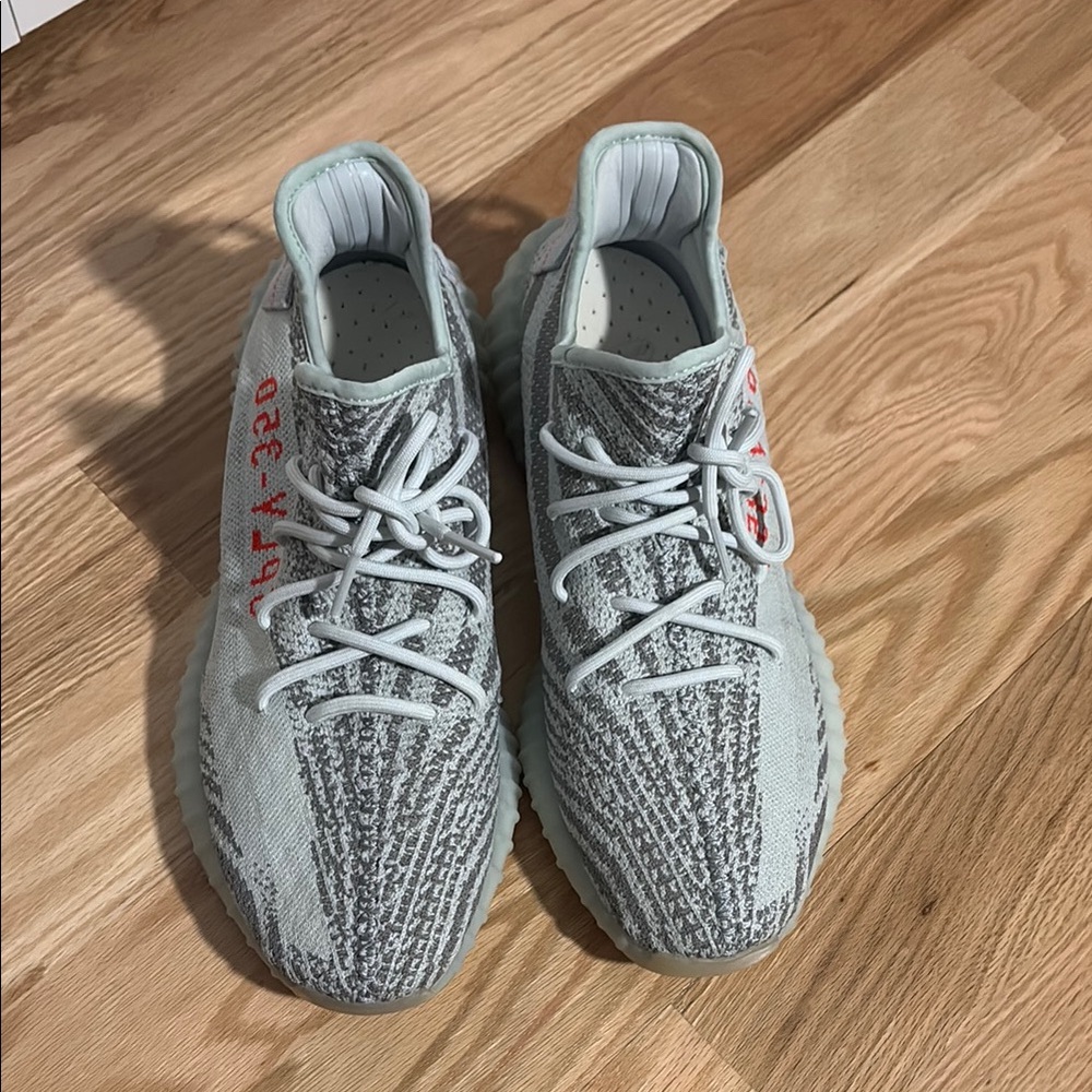 Adidas Yeezy Boost 350 V2 Sneakers